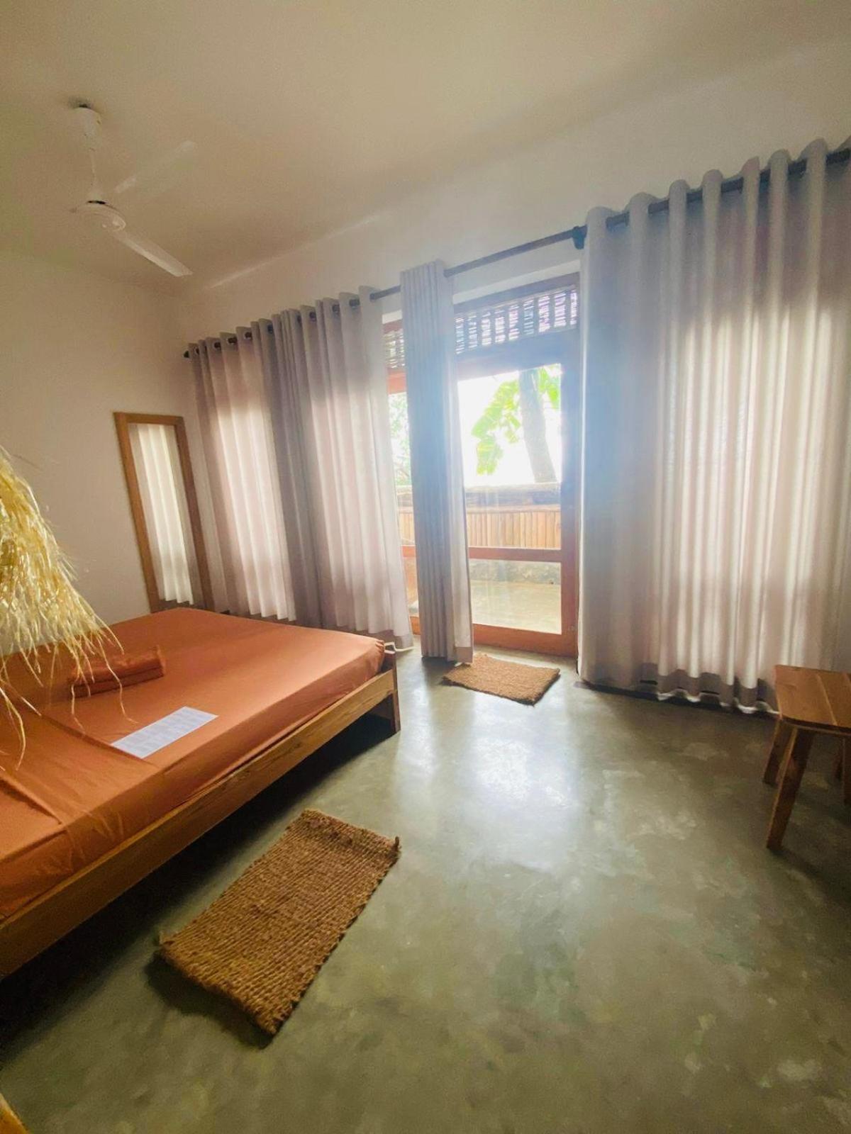 Amaroo Hikkaduwa Hotel Exterior photo